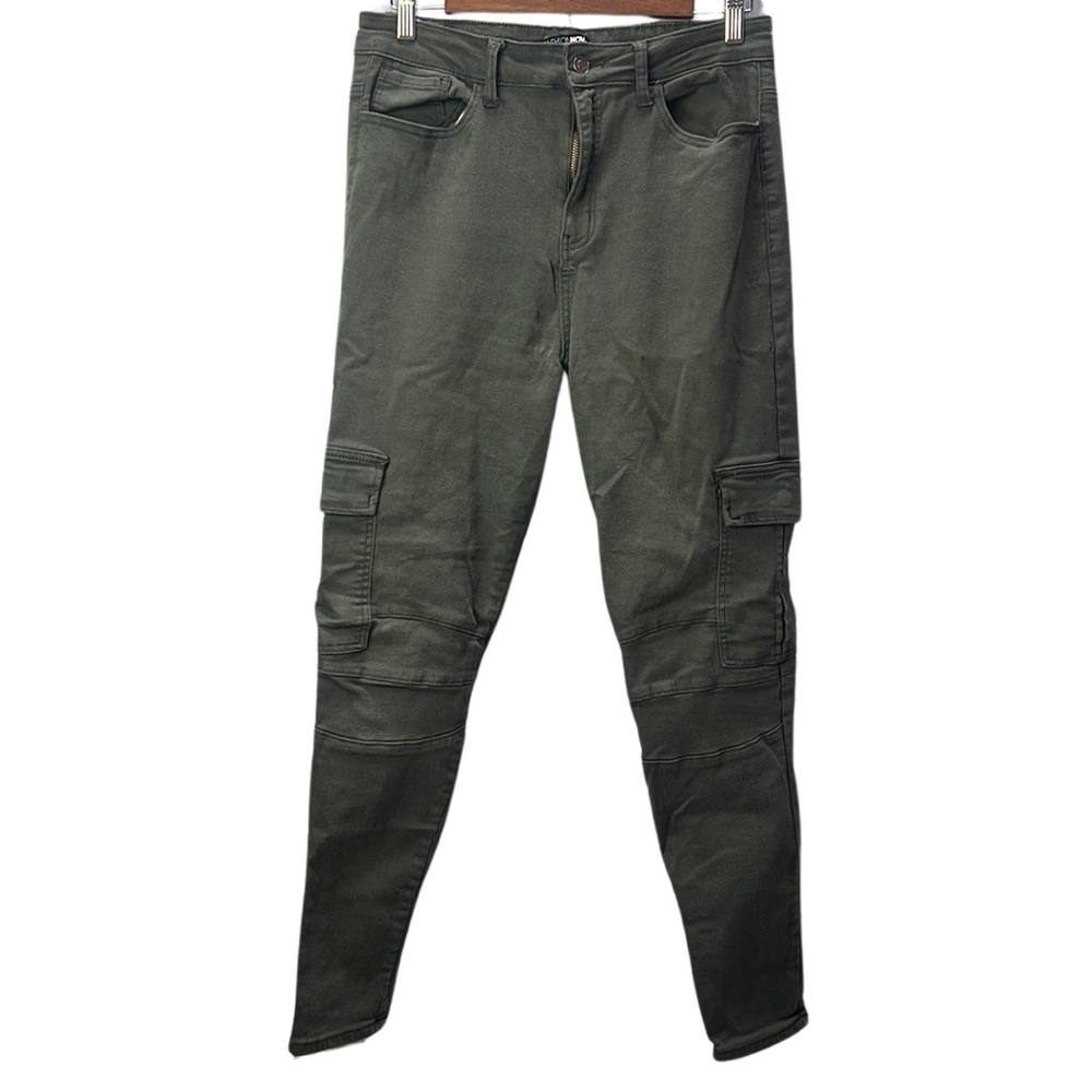 Fashion Nova Cargo Pants in Army Green